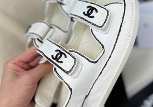 Белые кожаные сандалии Chanel