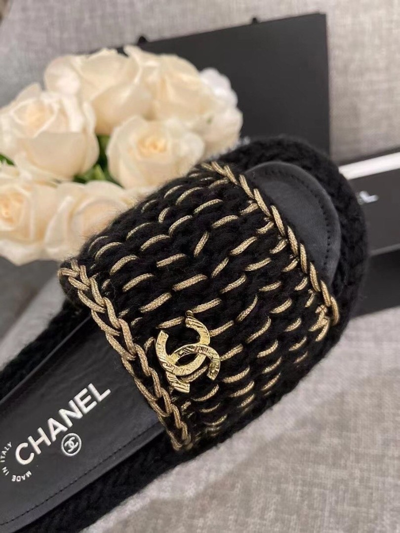 Золотые мюли Chanel