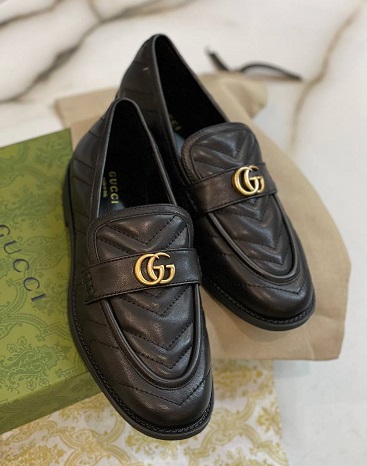 Кожаные женские лоферы Gucci черные