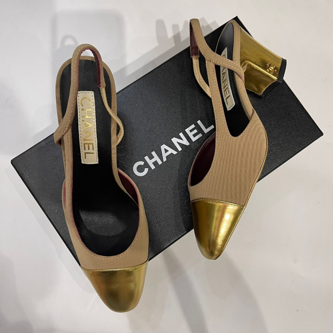 Бежевые босоножки Chanel