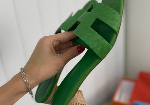 Босоножки Hermes зеленые на каблуке