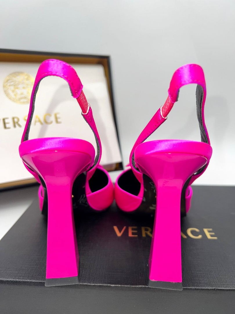 Босоножки Versace розовые