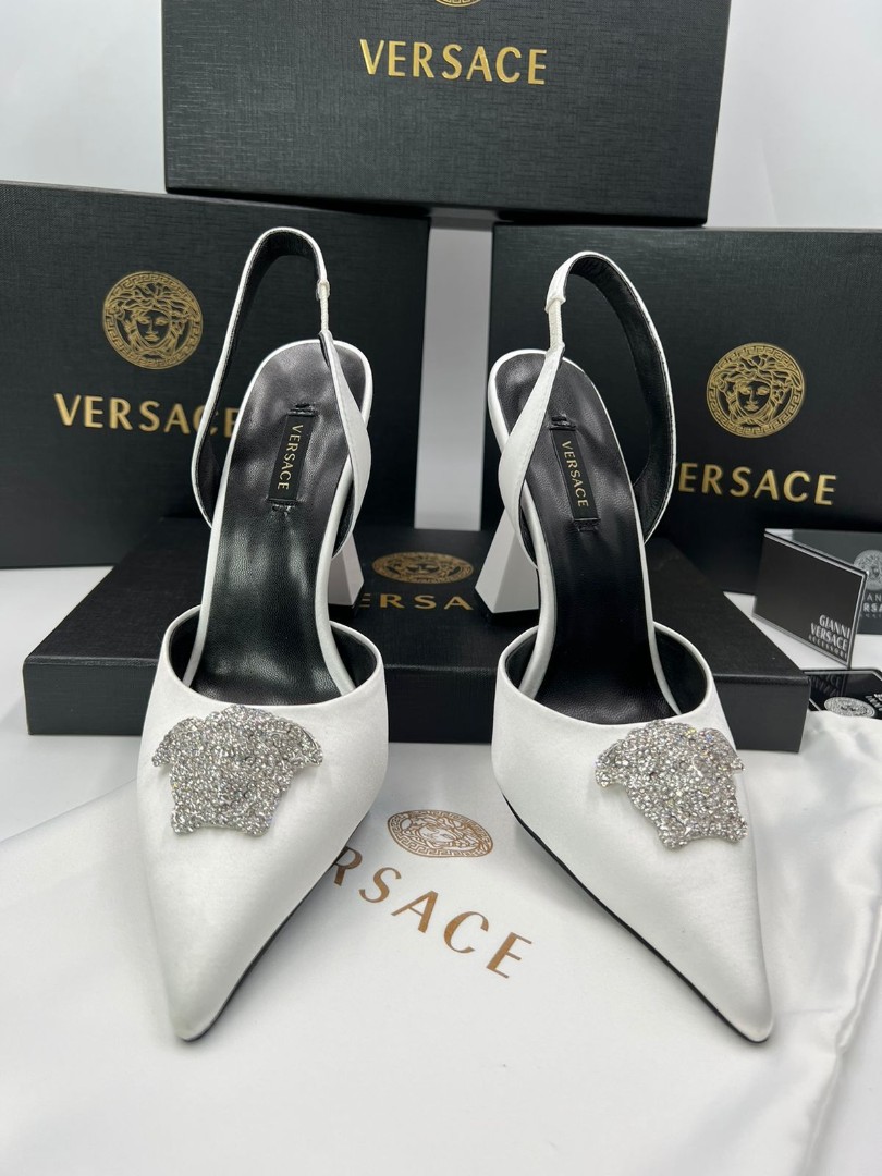 Босоножки Versace белые