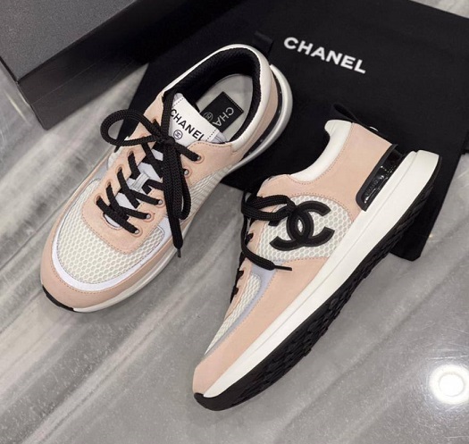 Женские розовые кроссовки Chanel