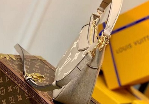 Женская сумка Louis Vuitton Bagatelle бежевая