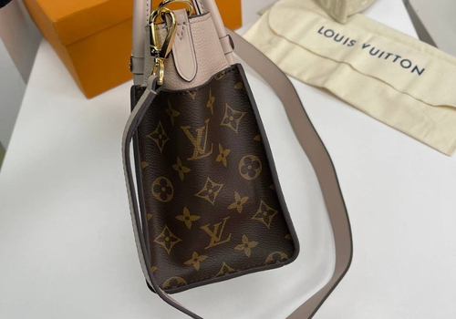 Кожаная сумка Louis Vuitton On My Side ММ