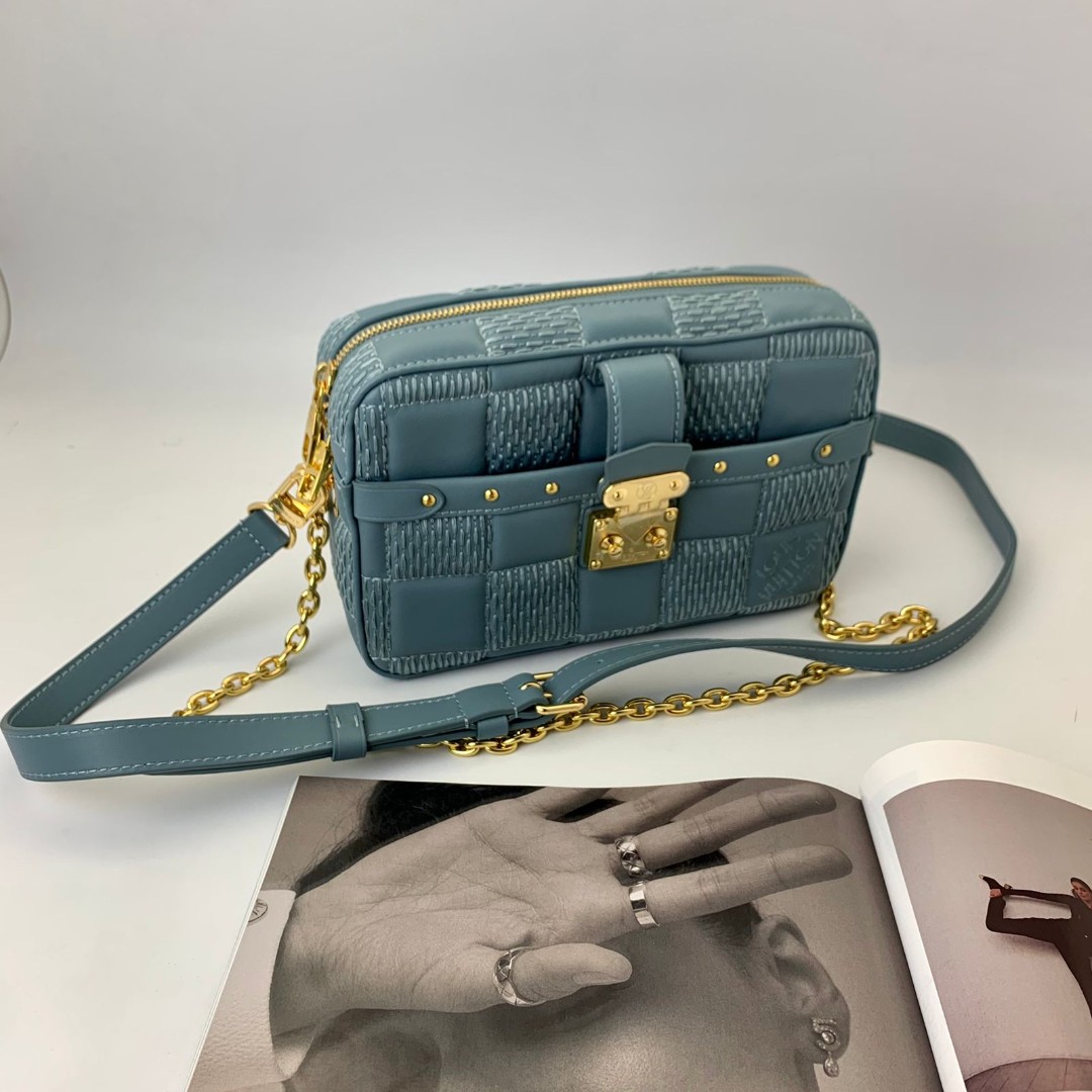 Женская сумка Louis Vuitton голубая