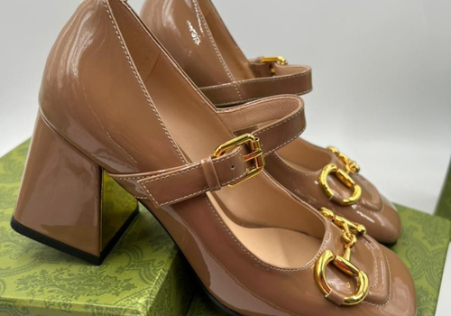 Женские кожаные бежевые туфли Gucci