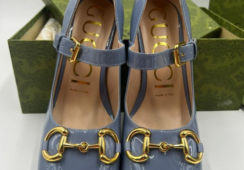 Женские кожаные голубые туфли Gucci