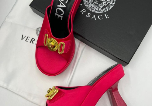 Босоножки Versace красные