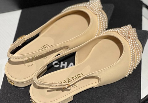 Бежевые кожаные босоножки Chanel