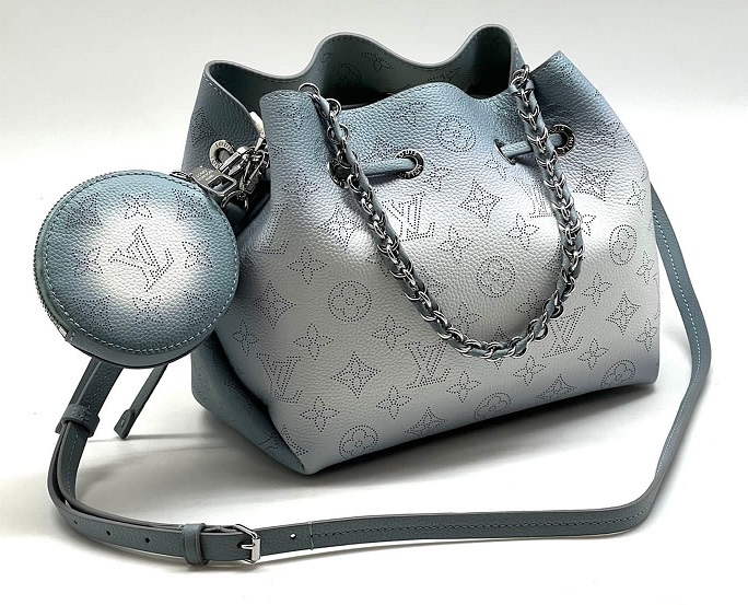 Кожаная сумка Louis Vuitton Bella голубая