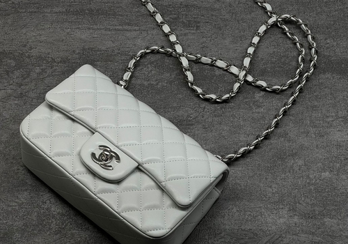 Кожаная сумка Chanel 2.55 Mini белая
