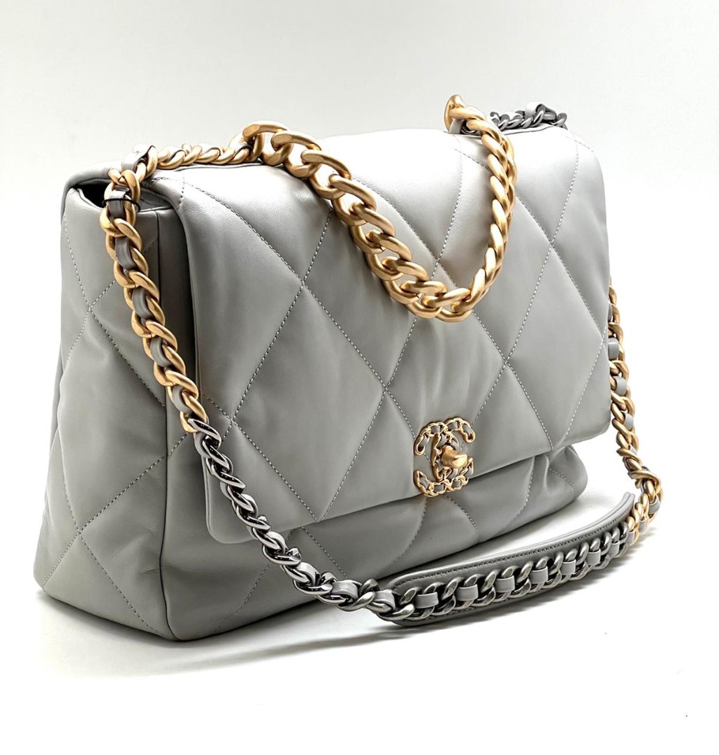Кожаная сумка Chanel 19 серая 36 cm