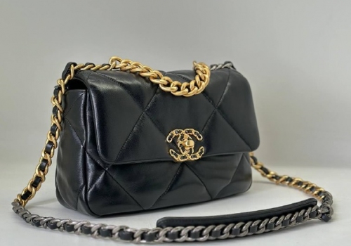 Кожаная сумка Chanel 19 черная 26 cm