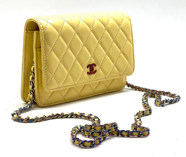 Желтая сумочка Chanel Woc