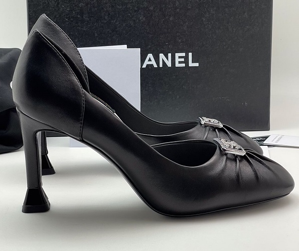 Черные кожаные туфли Chanel