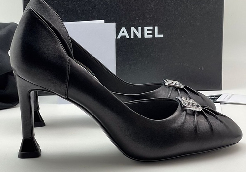 Черные кожаные туфли Chanel