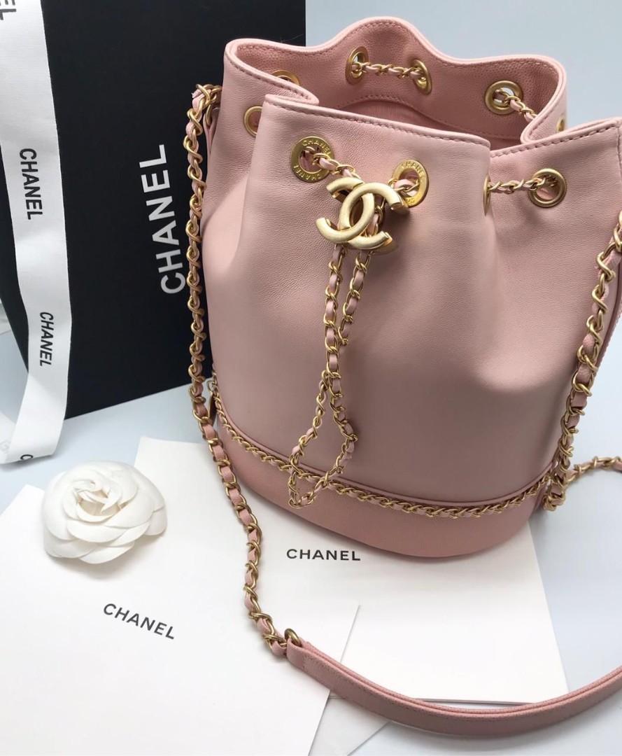 Кожаная розовая сумка Chanel