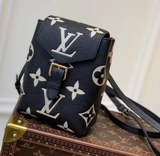 Черный кожаный рюкзак Louis Vuitton The Tiny Mini