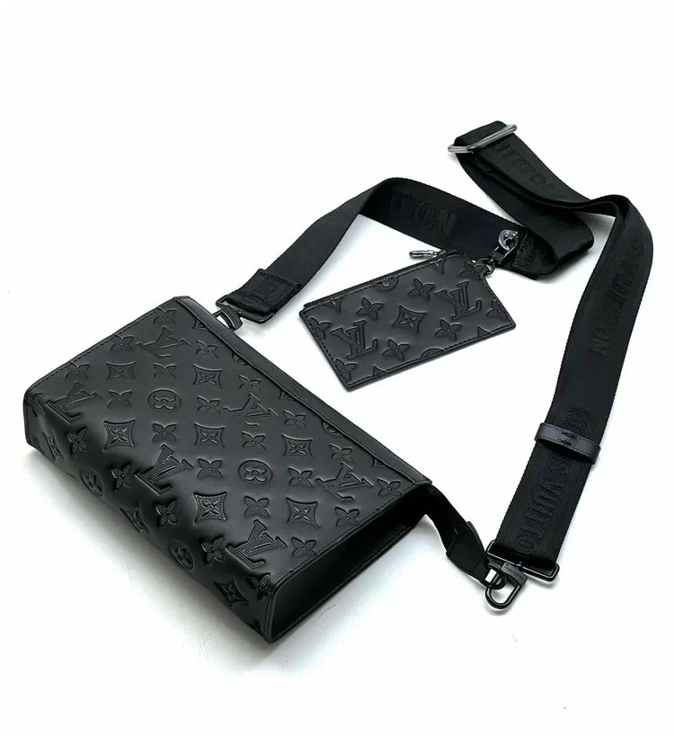 Мужская кожаная черная сумка Louis Vuitton