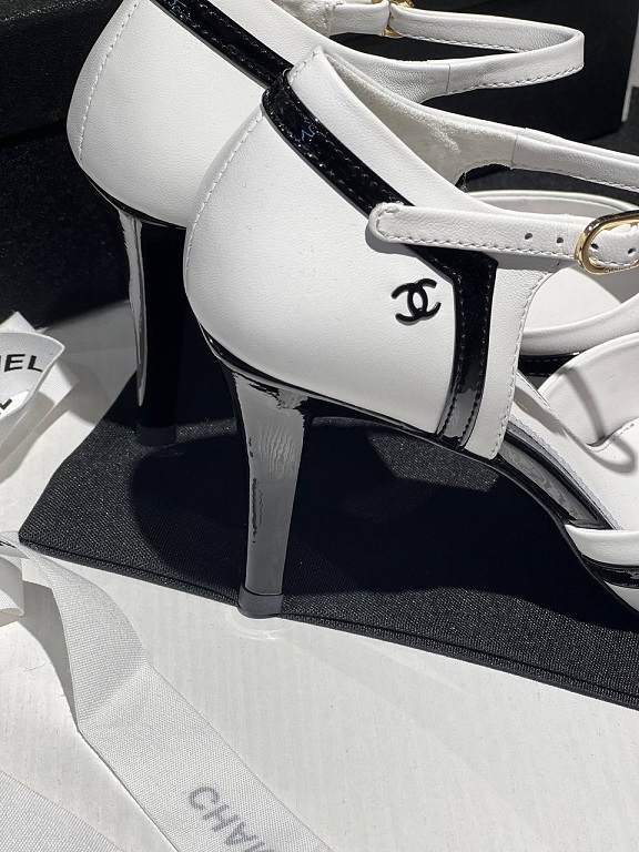 Белые кожаные туфли Chanel