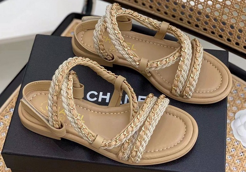 Женские бежевые сандалии Chanel