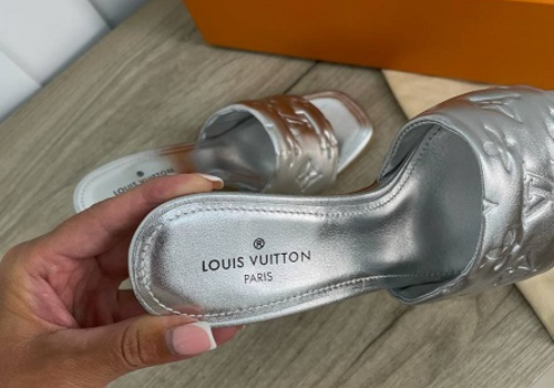 Кожаные босоножки Louis Vuitton серебро