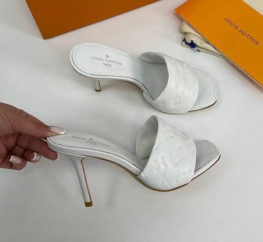 Кожаные белые босоножки Louis Vuitton