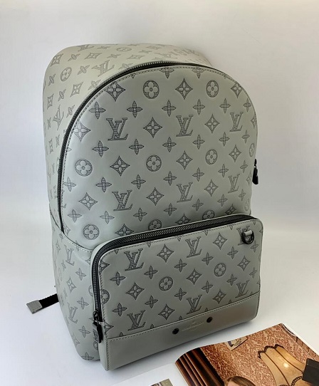 Серый рюкзак Louis Vuitton