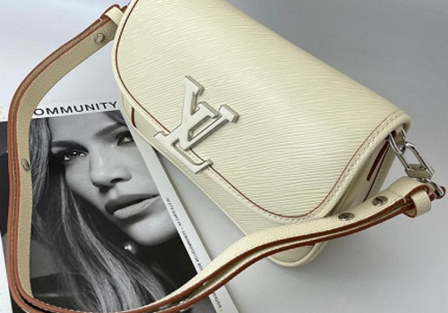 Женская сумка Louis Vuitton Buci белая