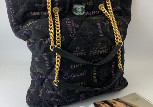 Женская черная сумка Chanel