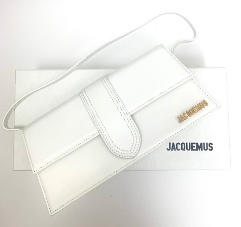Женская кожаная сумка Jacquemus Le Bambino long белая
