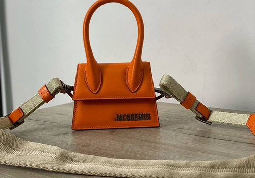 Замшевая сумка Jacquemus Le Chiquito оранжевая