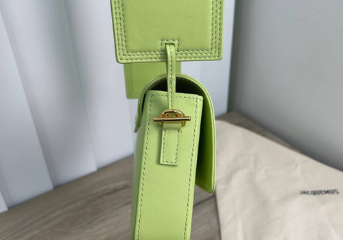 Кожаная сумка Jacquemus Le Carinu зеленая