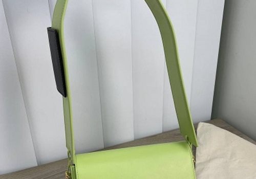 Кожаная сумка Jacquemus Le Carinu зеленая