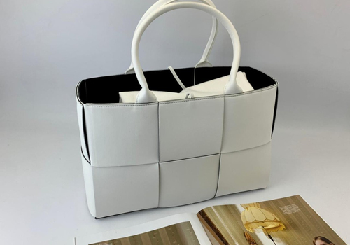 Женская кожаная сумка Bottega Veneta Arco Tote Mini