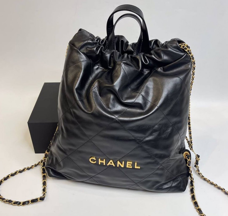 Кожаный черный женский рюкзак Chanel 22