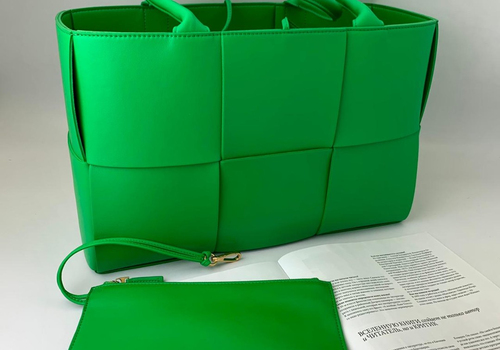 Женская кожаная сумка Bottega Veneta Arco Tote зеленая