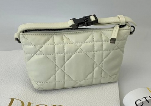 Женская сумка Christian Dior Travel Nomad Mini белая