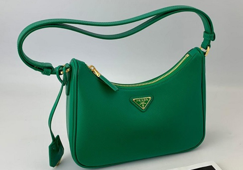 Кожаная зеленая сумка Prada