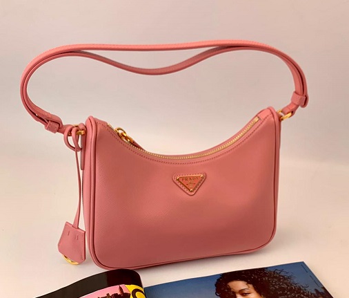 Кожаная розовая сумка Prada