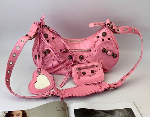 Женская кожаная сумка Balenciaga Le Cagole розовая