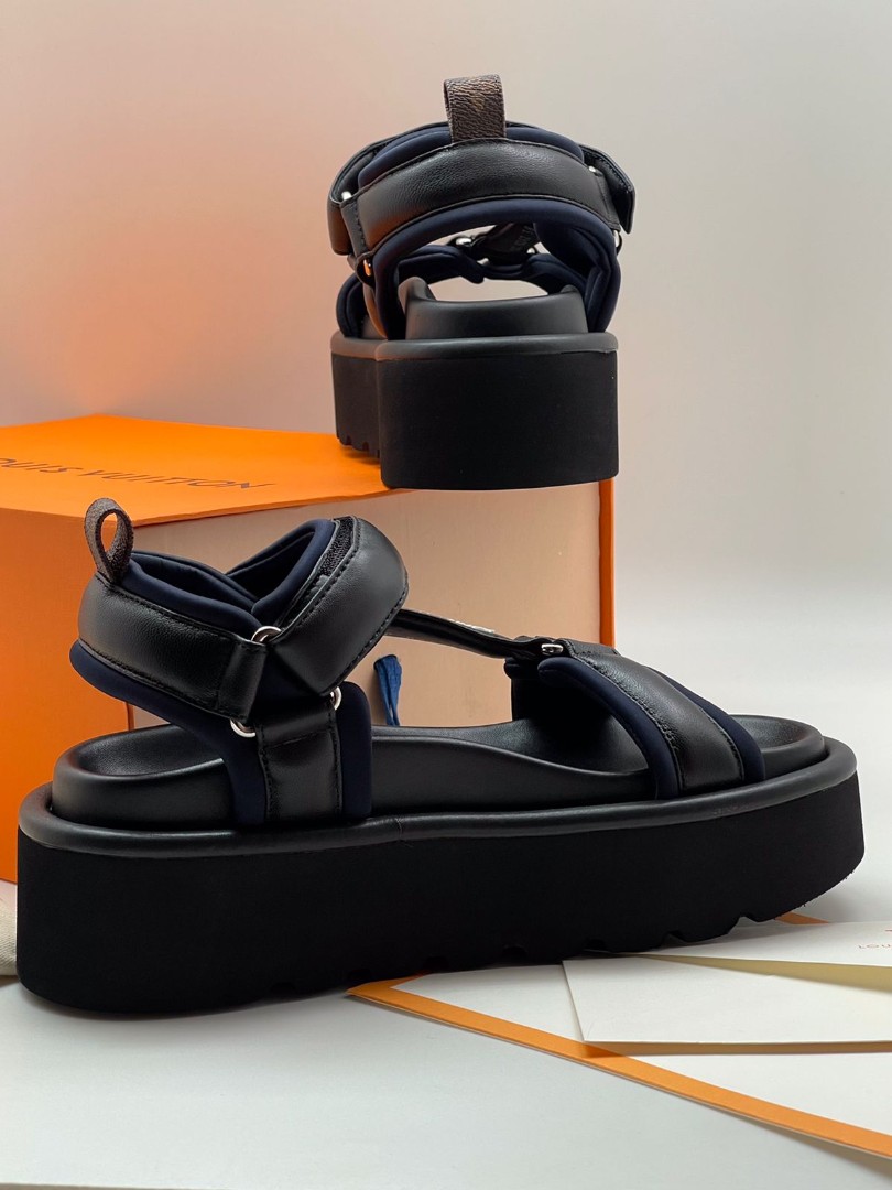 Женские черные сандалии Louis Vuitton