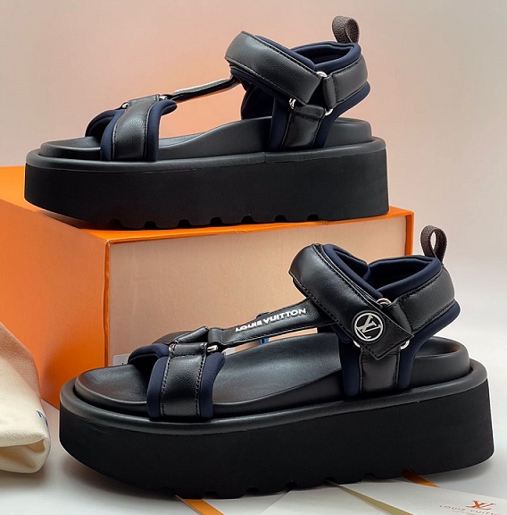 Женские черные сандалии Louis Vuitton