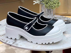 Кожаные женские туфли Christian Dior черные с белым