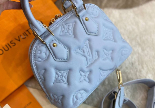 Голубая сумка Louis Vuitton Alma BB