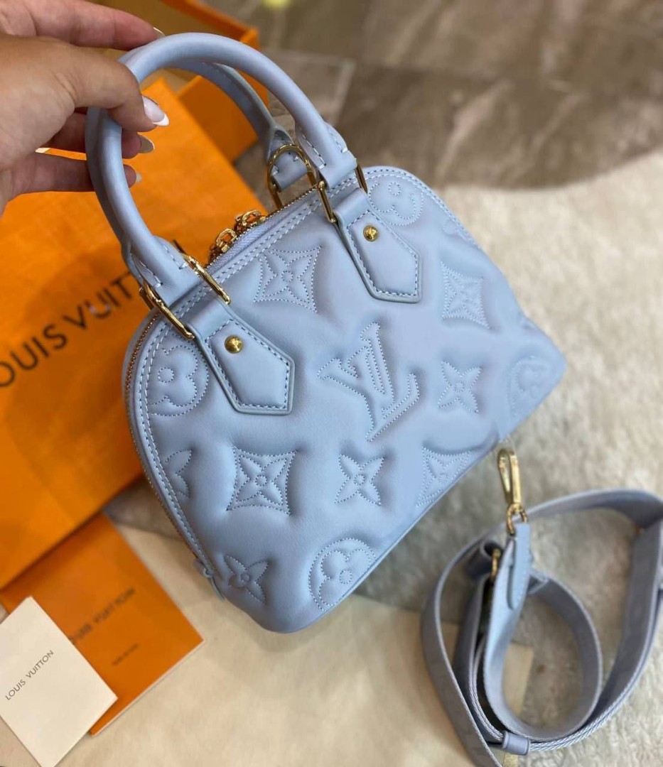 Голубая сумка Louis Vuitton Alma BB