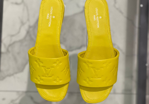 Женские желтые шлепки Louis Vuitton