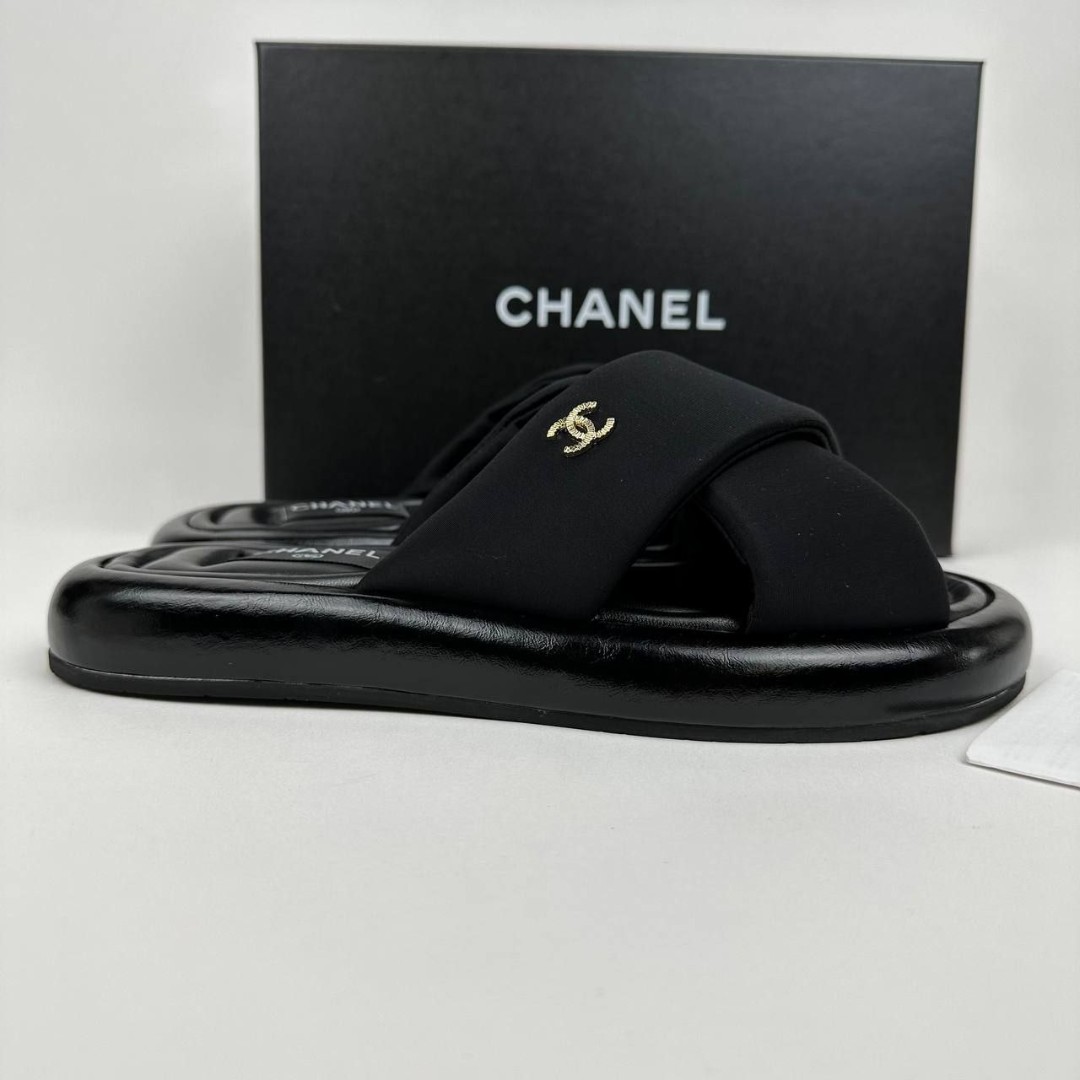Женские шлепки Chanel черные